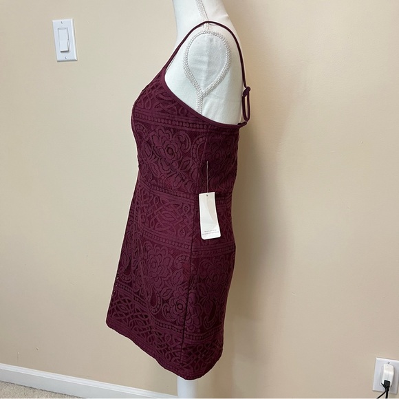 NWT TOBI Out For the Day Plunging Bodycon Mini Dress in Wine - Picture 8 of 16